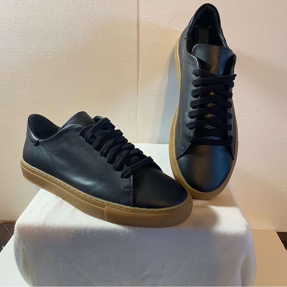 Axel Arigato Leather Sneaker Practically brand new WITH FREE SHIPPING!!!